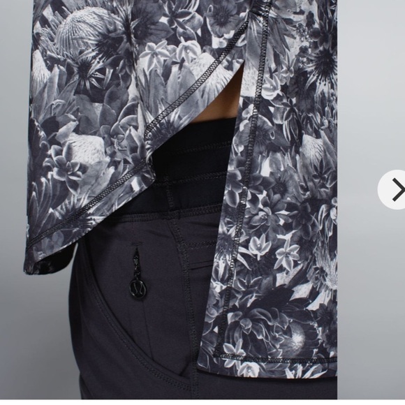 Lululemon Run: Split Singlet - Picture 2 of 12